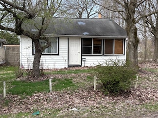 12213 Mantor St, Conneaut Lake, PA 16316