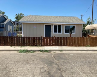 209 S Magnolia Ave, Farmersville, CA 93223
