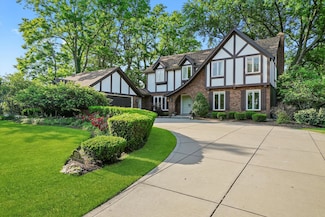 619 Glen Park Rd, Glen Ellyn, IL 60137