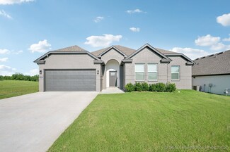 4266 W Village Park Dr, Skiatook, OK 74070