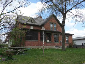 301 2nd St NE, Waukon, IA 52172