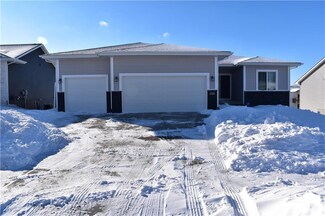 3527 E Herold Ave, Des Moines, IA 50320