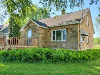E4119 Village Rd, Hillpoint, WI 53937