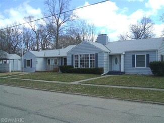 405 Glendale Blvd, Kalamazoo, MI 49004