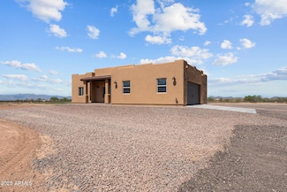 47562 W Ray St, Aguila, AZ 85320