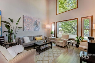 2896 N Mountain Rd Unit N, Boise, ID 83702