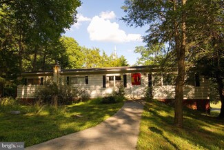 2881 Gallows Hill Rd, Riegelsville, PA 18077