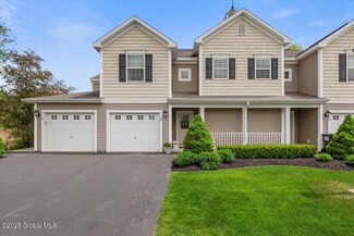 37 Governor Cir, Albany, NY 12208