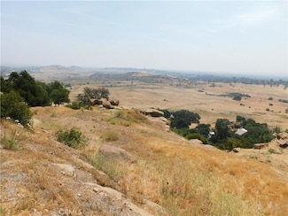 8744 Azul Dr, Canoga Park, CA 91304