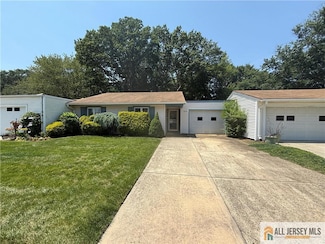 58 Essex Rd, Monroe Township, NJ 08831