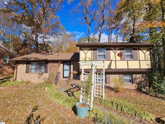 5 Nova St, Taylors, SC 29687