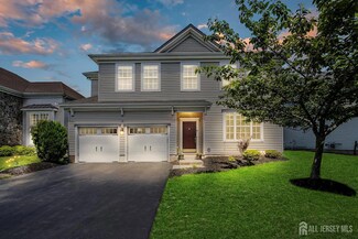 3 Lily Ln, Piscataway, NJ 08854