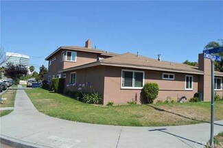 17042 Emerald Ln, Huntington Beach, CA 92647