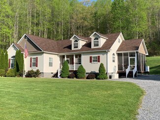 5985 Ingleside Rd, Princeton, WV 24739