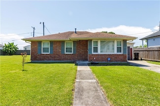 82 Packenham Ave, Chalmette, LA 70043