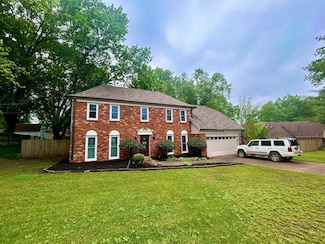 8037 Winding Creek Dr, Germantown, TN 38138