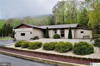 25 Park Ave, Nesquehoning, PA 18240