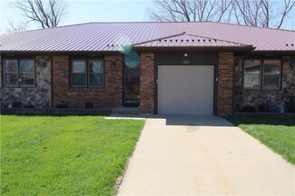 312 N Ryans Way, Saint Joseph, MO 64506