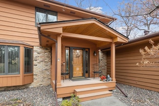 285 Wedgewood Ln N, Plymouth, MN 55441