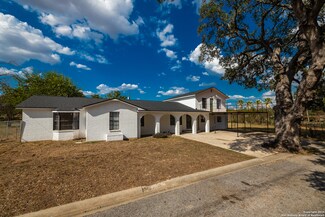 438 Avenue B, Poteet, TX 78065