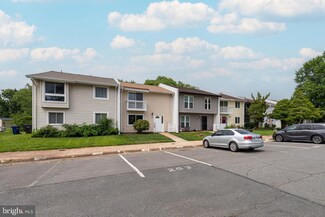 32 Carolina Ct, Sterling, VA 20164