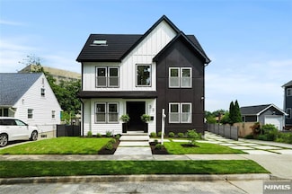 33 Elycroft Pkwy, Rutherford, NJ 07070