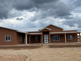 2 Ashley G Ln, Ranchos de Taos, NM 87557