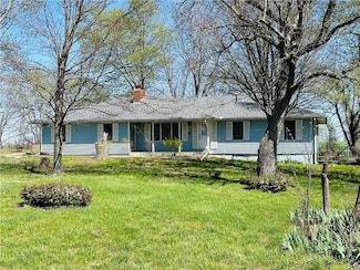 33401 S State Route T, Archie, MO 64725