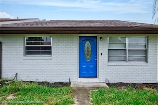22 W Raymond St, Avon Park, FL 33825