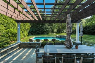 205 Douglas Rd, Far Hills, NJ 07931