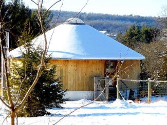 195 Sherman Ln, New Haven, VT 05472