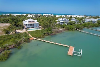 19 Grouper Hole Ct NW, Placida, FL 33946