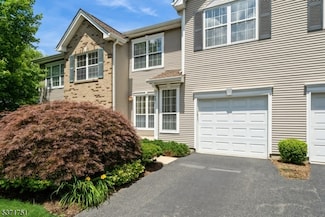 531 Cascade Ct, Mahwah, NJ 07430