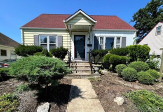 17 Harrison St, Sayreville, NJ 08872