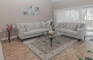 960 Partridge Cir Unit 1-202, Naples, FL 34104