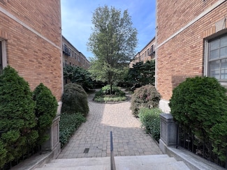 856 Massachusetts Ave Unit 2, Cambridge, MA 02139