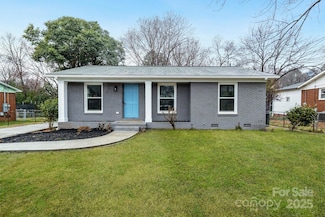 4501 Knollcrest Dr, Charlotte, NC 28208