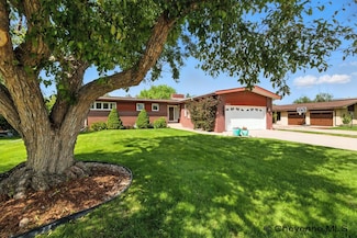 622 Vista Ln, Cheyenne, WY 82009