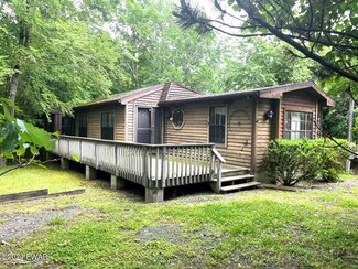 236 Well Rd, Greeley, PA 18425
