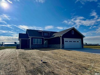 618 W North St, Mount Sterling, IL 62353