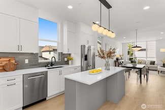 1627 21st Ave E, Seattle, WA 98112