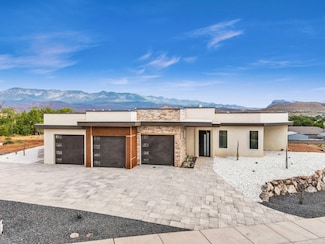 734 S 1220 W, Hurricane, UT 84737