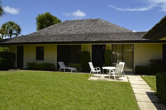 11876 Pebblewood Dr, Wellington, FL 33414