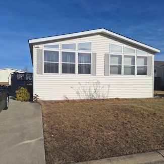 185 Blue Jay Dr, Lynwood, IL 60411