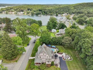 14 Hopatcong Ave, Mount Arlington, NJ 07856