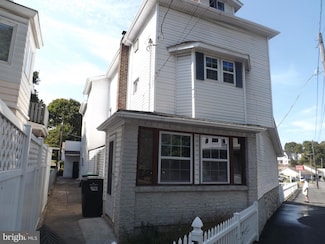 110 N Lehigh Ave, Frackville, PA 17931