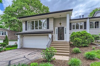 9505 Clubhouse Rd, Eden Prairie, MN 55347