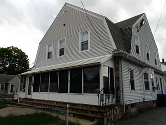 462 Smithfield Ave, Pawtucket, RI 02860