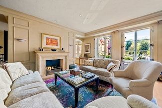 25 Beaver Place Unit 25, Boston, MA 02108