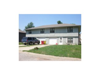 102 Baker St, Buckner, MO 64016